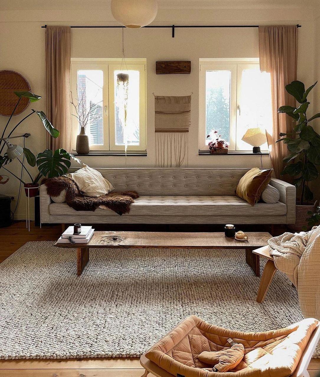 沙发靠窗也太美了[good] 毫无疑问,沙发是客厅最重要的家居单品,除了