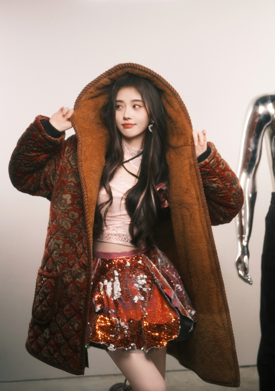 鞠婧祎私服穿搭|四川省省服穿着杠杠的