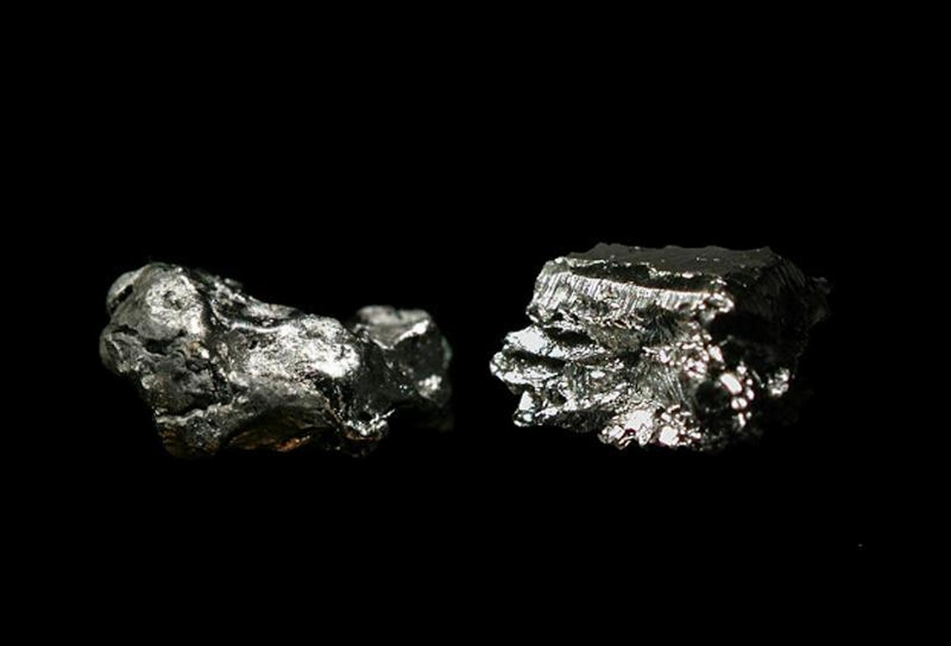 铱是一种非常稀有的金属,在地球上的含量非常稀少