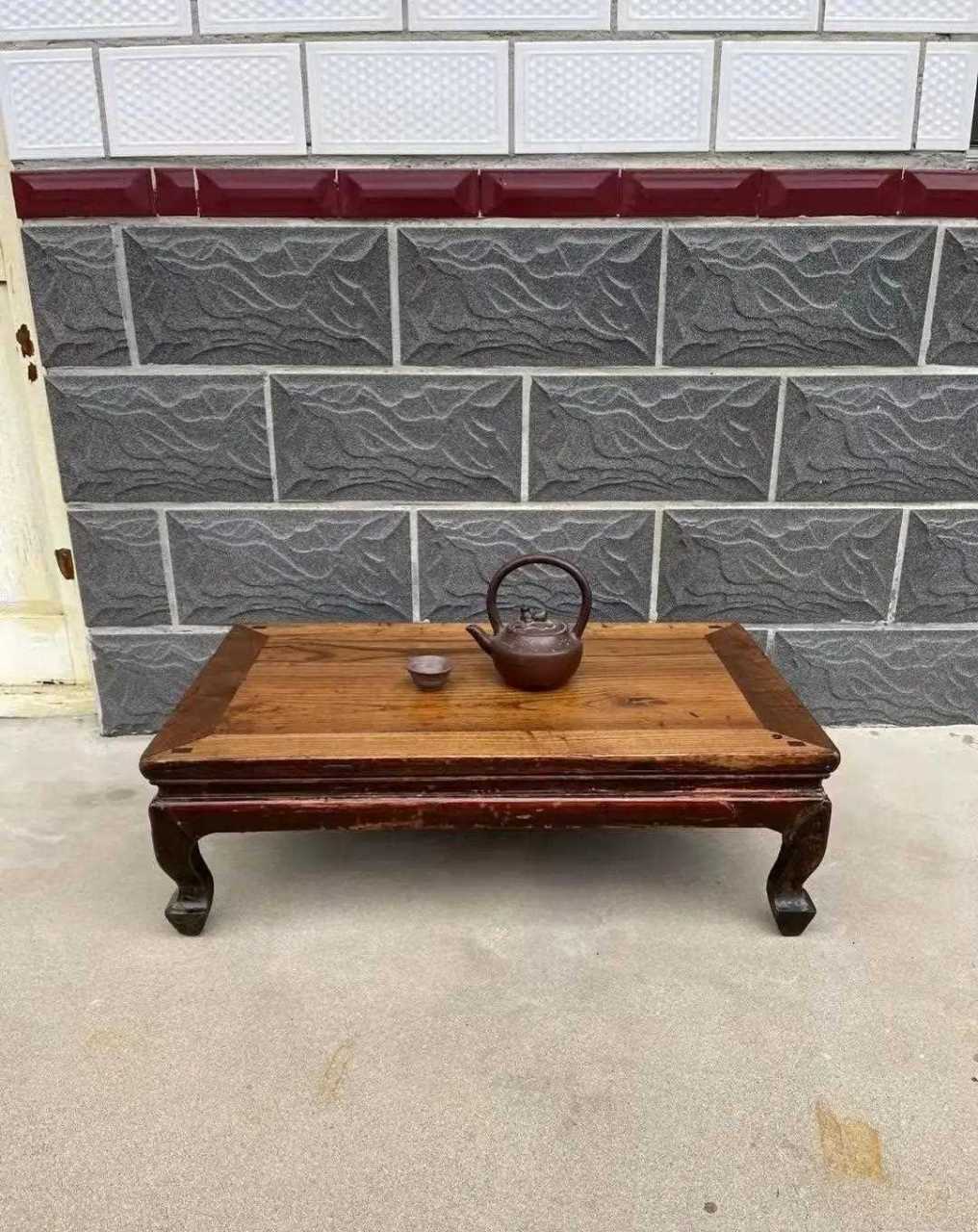 清代老榆木炕桌一件,品相完好包浆浑厚,不错的传世物件,具体品相如图