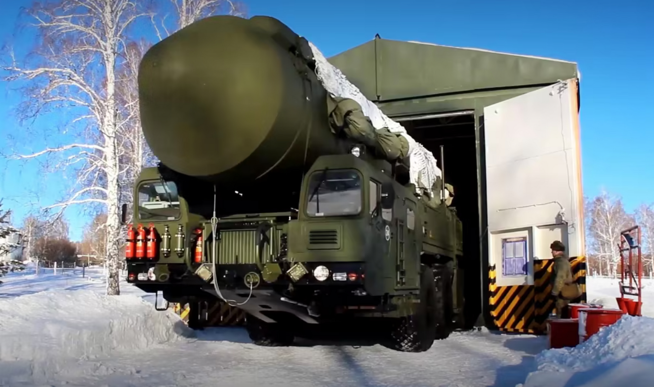 俄罗斯国防部宣布,俄战略导弹部队在卡普斯京亚尔试验场进行了一次
