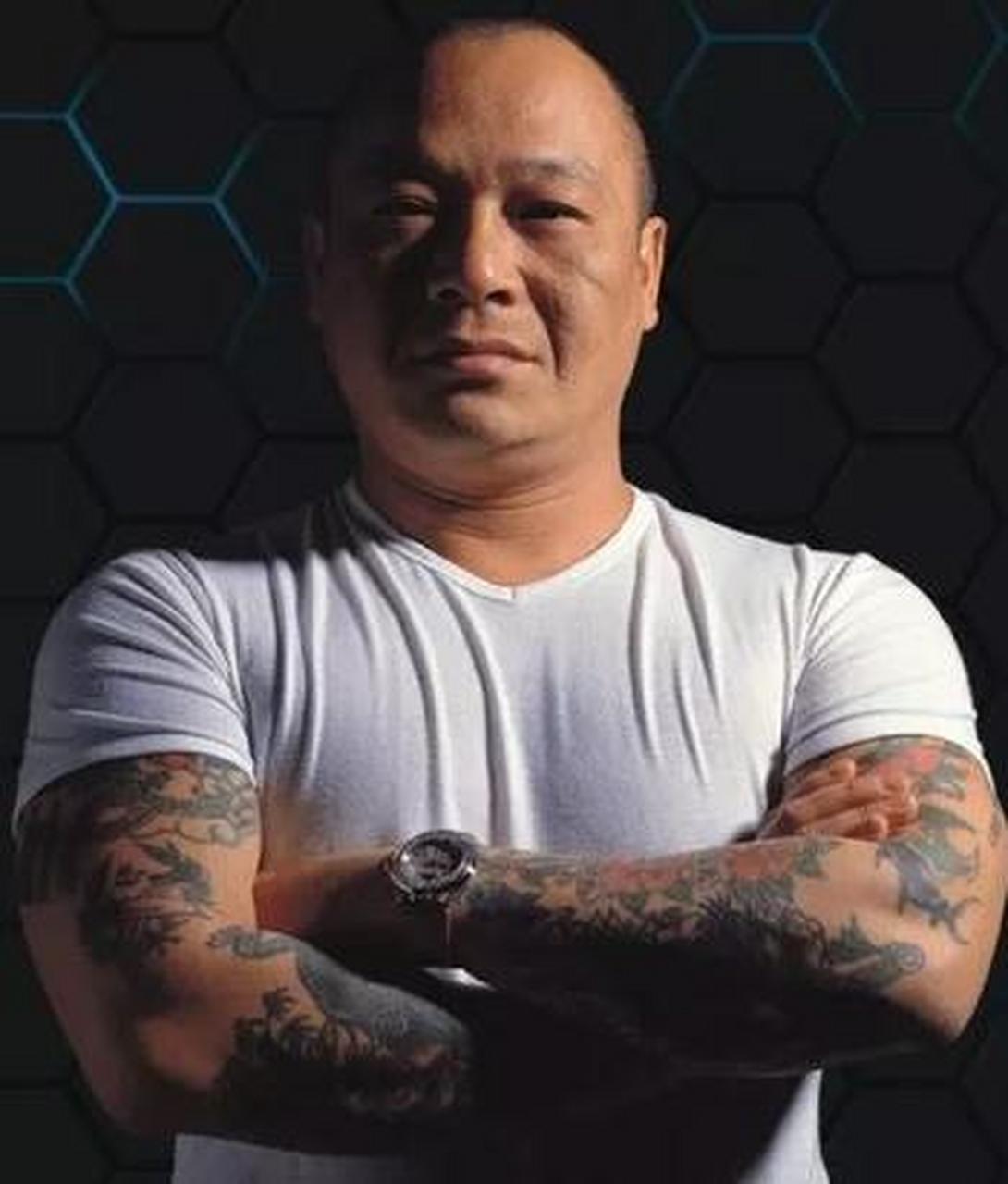 2015年,古惑仔"大b哥"吴志雄,在温州一家酒吧走穴时