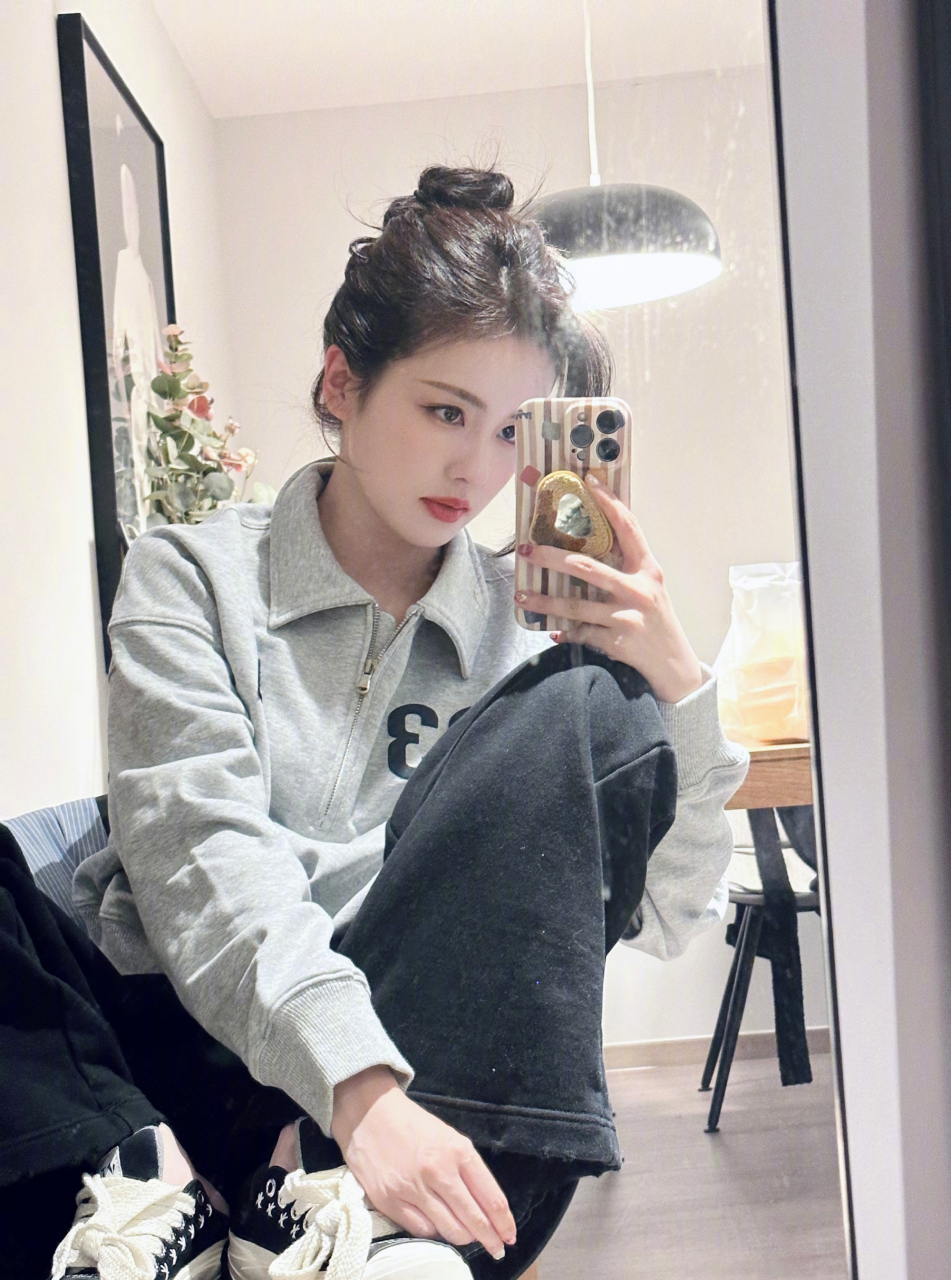 各种春日造型都美美的,既时尚休闲又温婉大方,而且舒适度非常高.