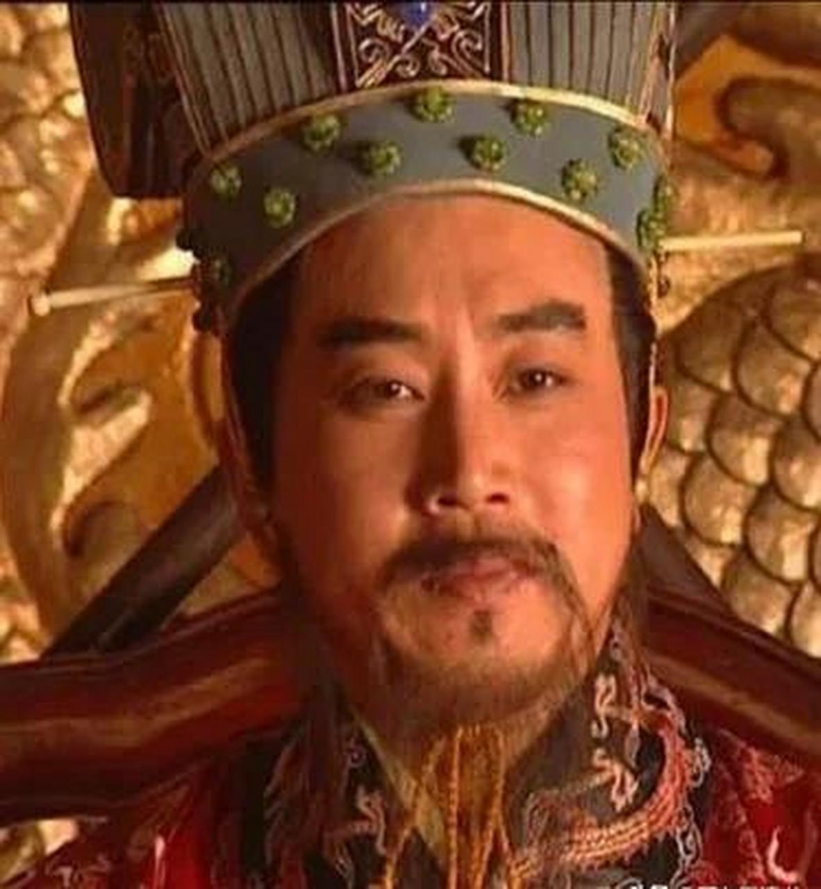 突然,儿子蔡攸前来,蔡京连忙让客人躲起来,才出来招待蔡攸.