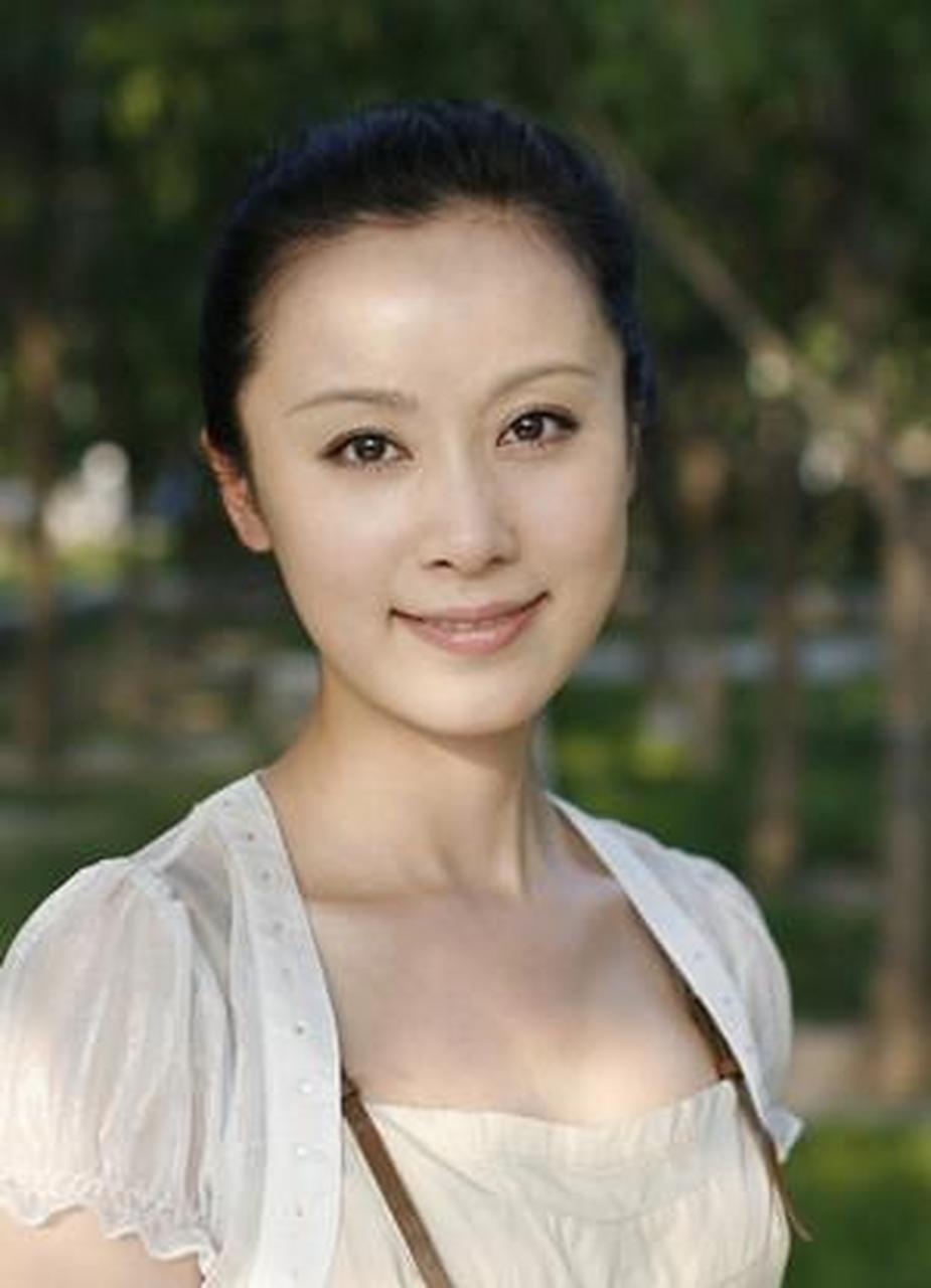 古典美的女演员席与立