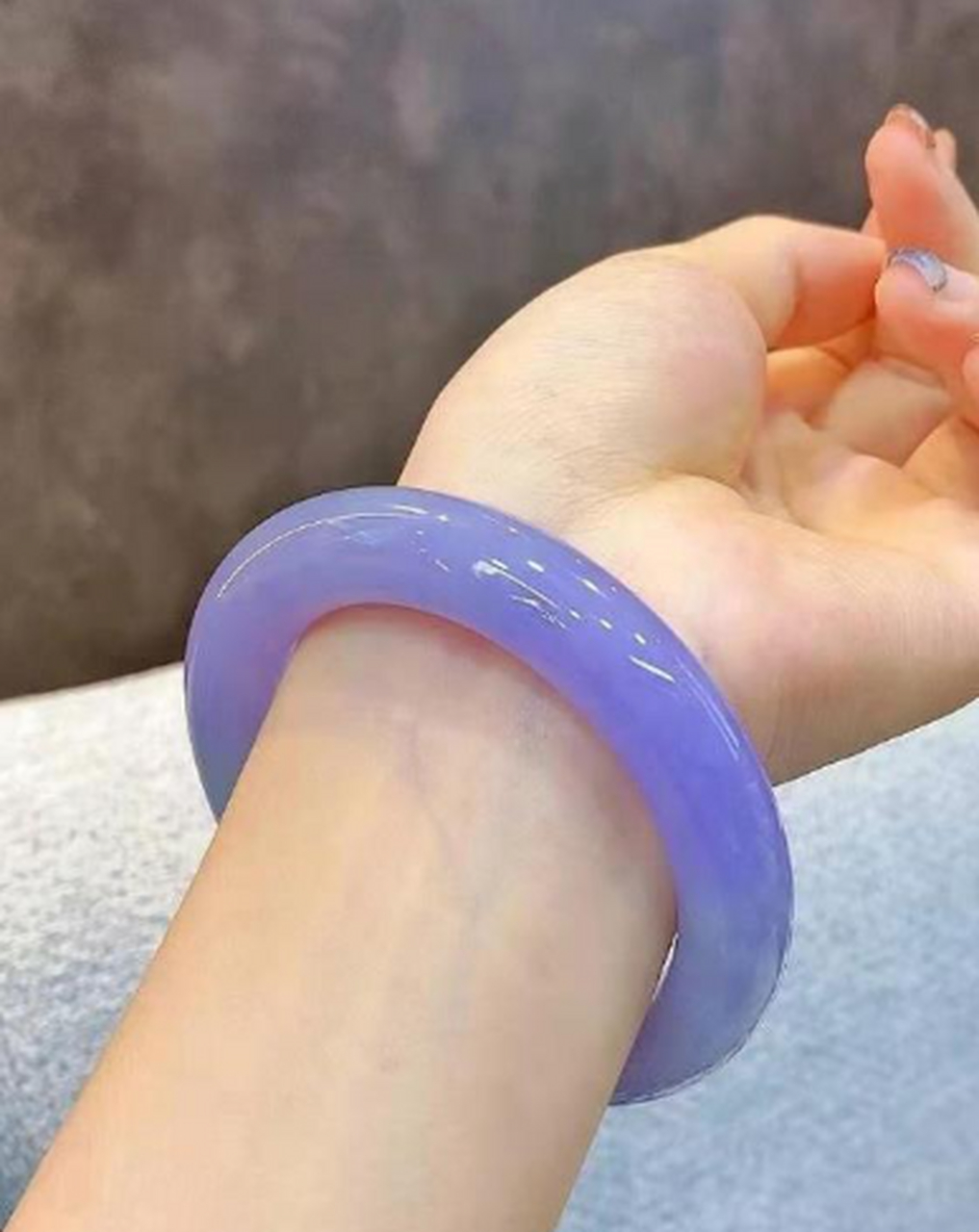 翡翠手镯##点击头像看直播# 这种紫真的不挑光线,妖紫啊妖紫,颜色