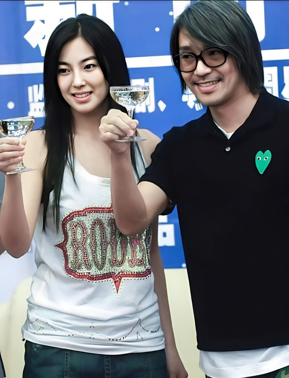 在众多的《星女郎》中,只有张雨绮应该和周星驰闹翻了,被周星驰叫去拍