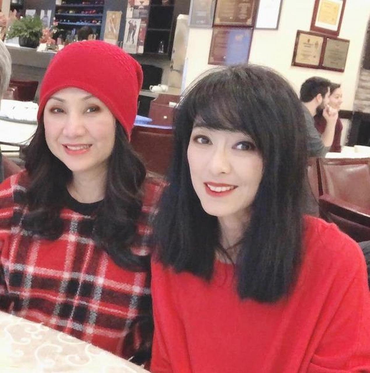 香港演员周秀兰生活照,她今年已经59岁