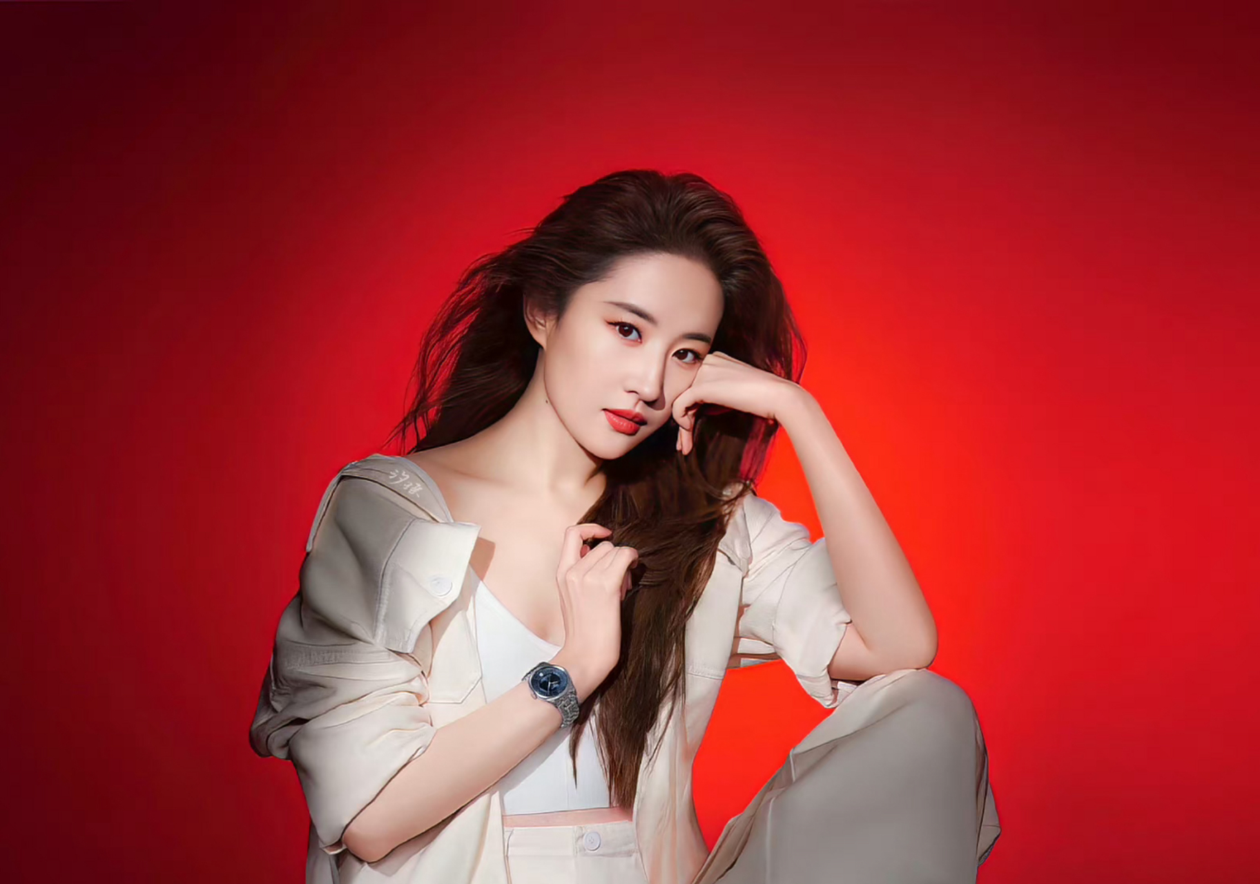 刘亦菲今日份商务大片,长直发好a好飒啊#九月动态激励计划