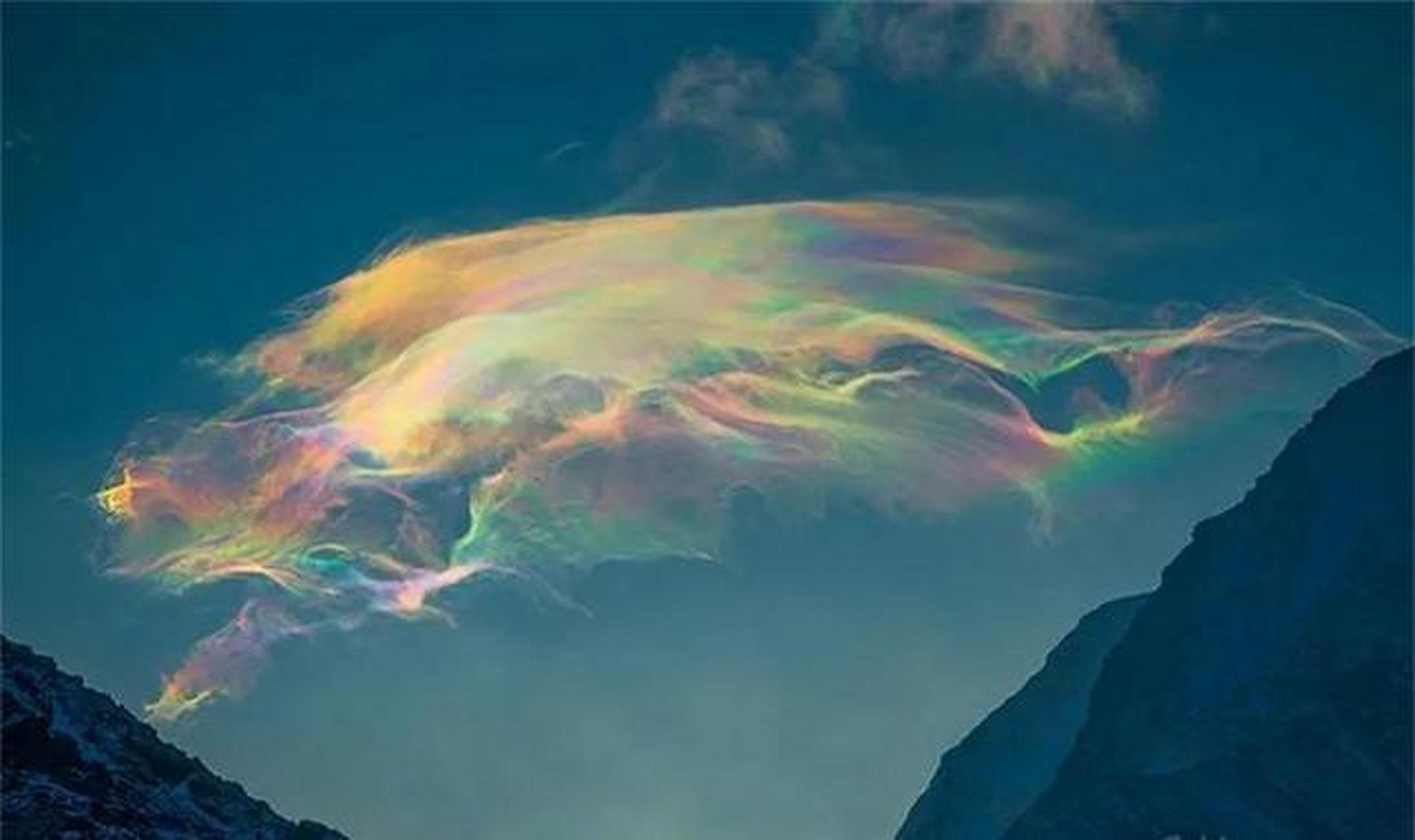 天上这五彩缤纷的云朵,真的是人间最美风景.