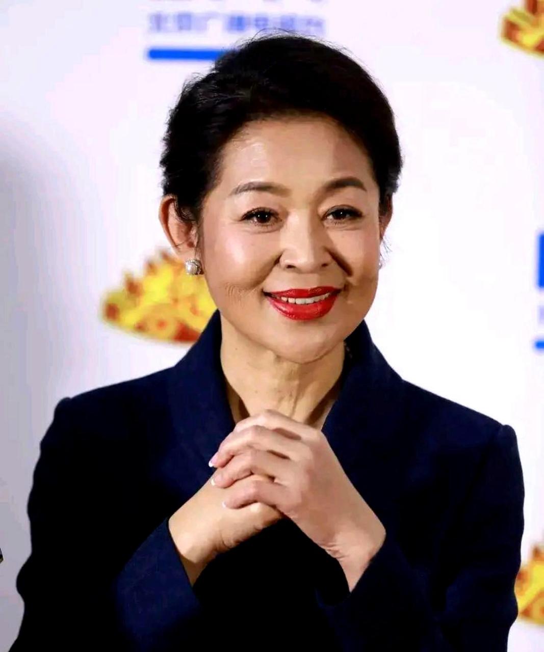 陈红和倪萍长得真的太相似了!