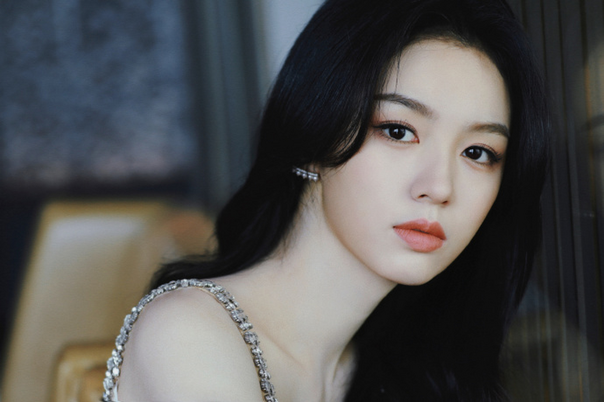 已被周也美亖!真的受不了了,太好看了!