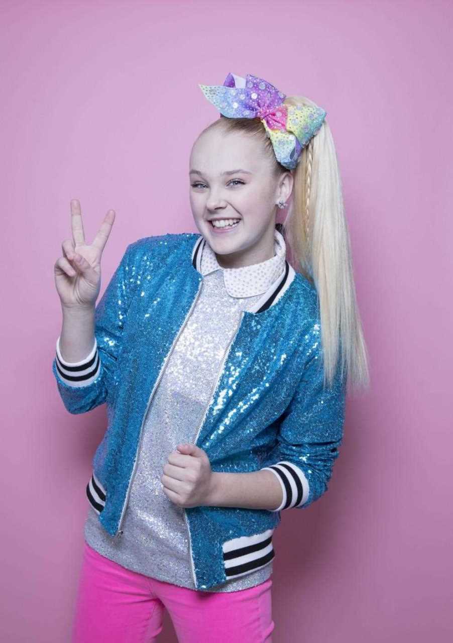 乔乔·西瓦(jojo siwa)在instagram上与女友分享了第一张照片[呕]