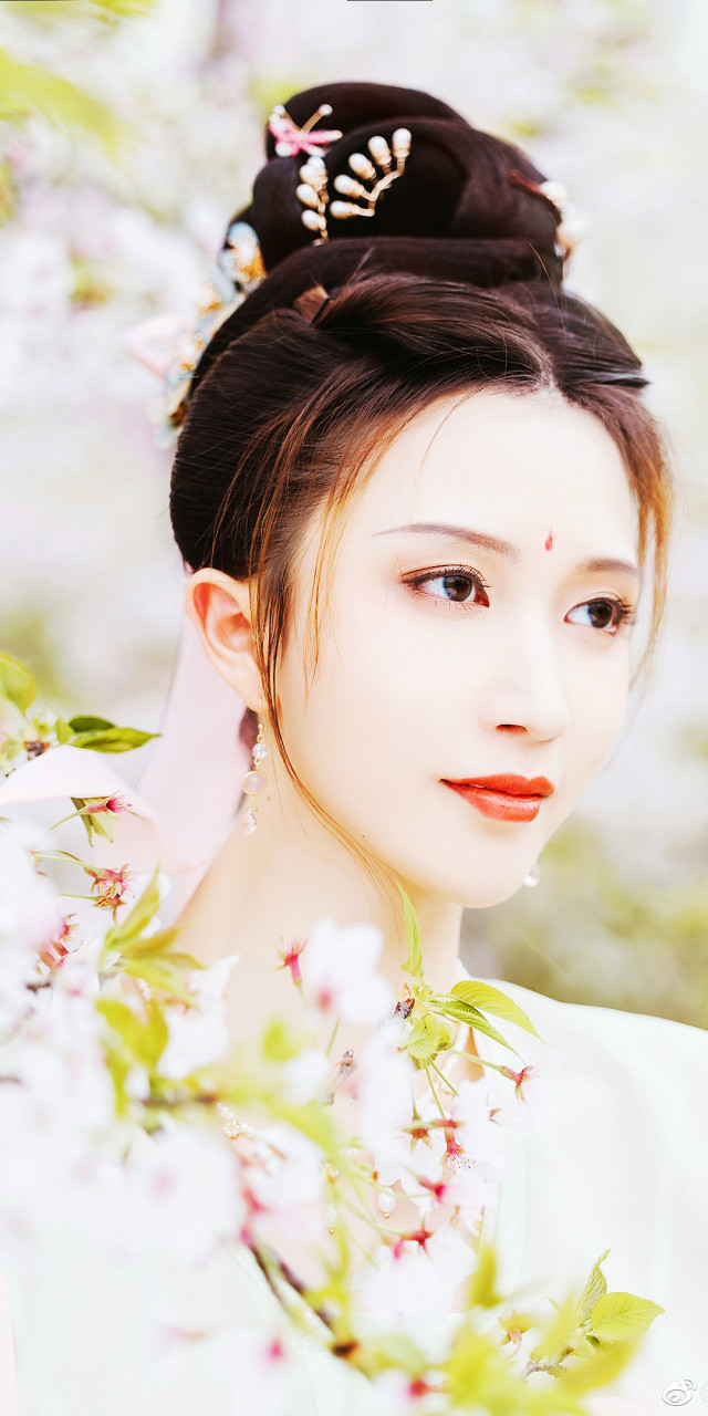 吴哲晗手机壁纸,魅力女生,酷感十足.