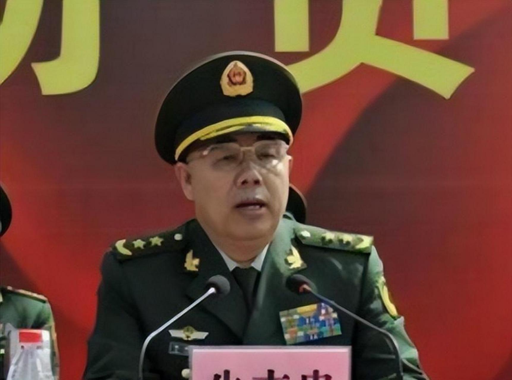 牛志忠在武警部队工作了几十年,其间取得了丰硕的成绩,也收获了众多