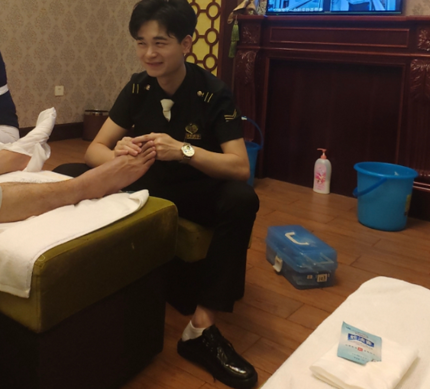 贵州贵阳,女子找男技师做spa按摩,结果按到一半男技师竟然按摩她的