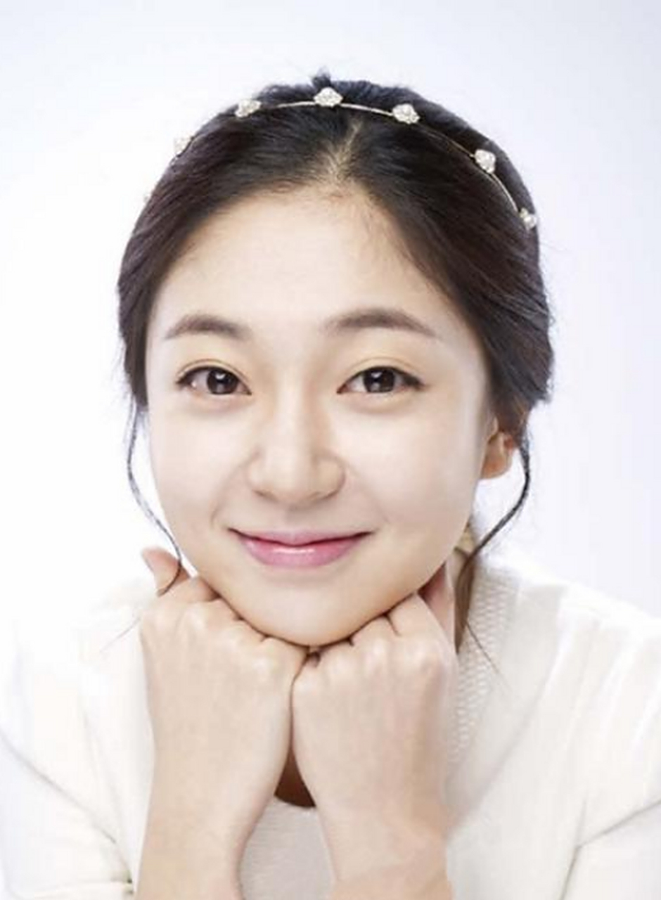 韩剧女星白珍熙90年出生,33岁,身高163,以清纯可爱的形象演出很多偶像