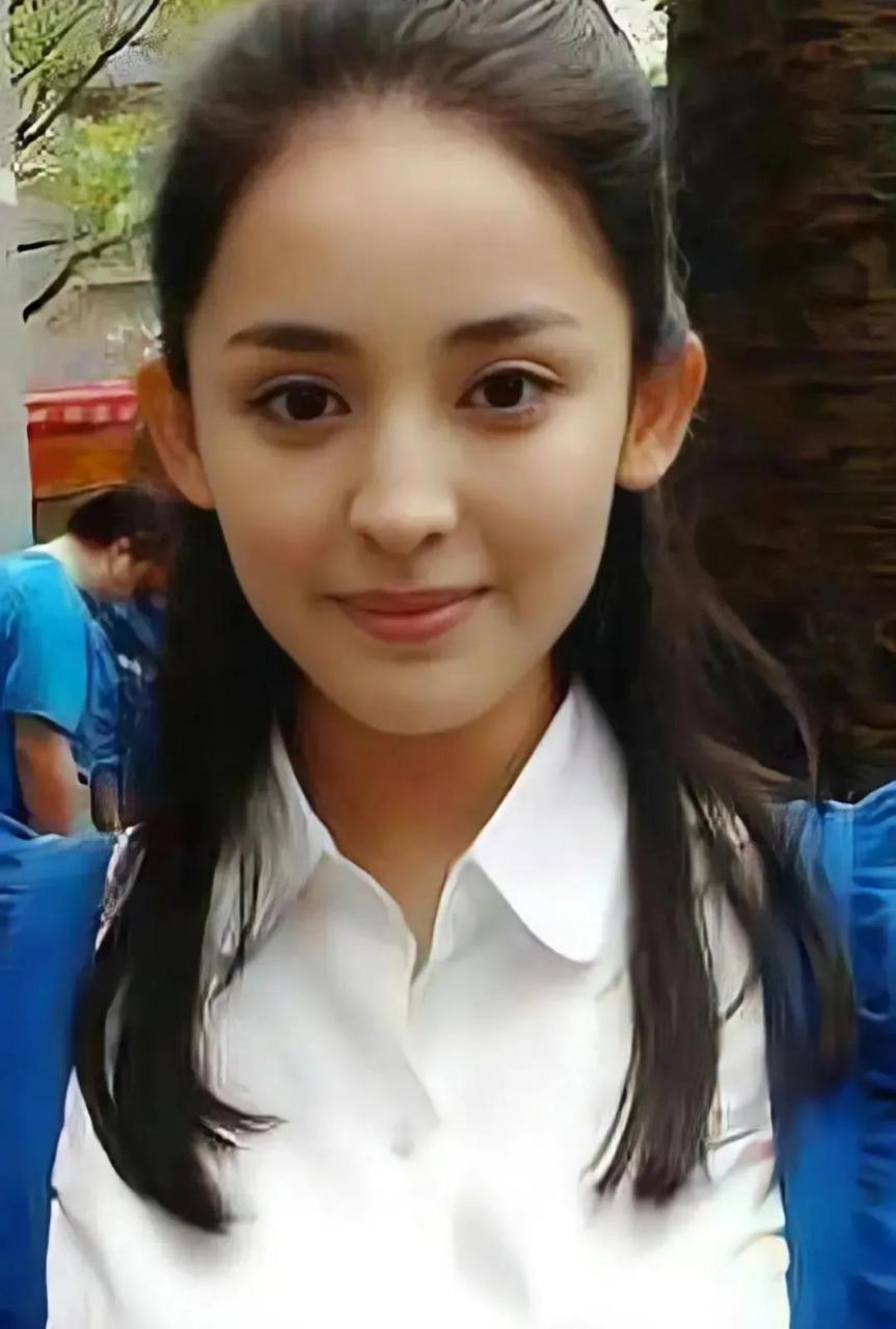 gif创作人# 迪丽热巴和古力娜扎昔日旧照