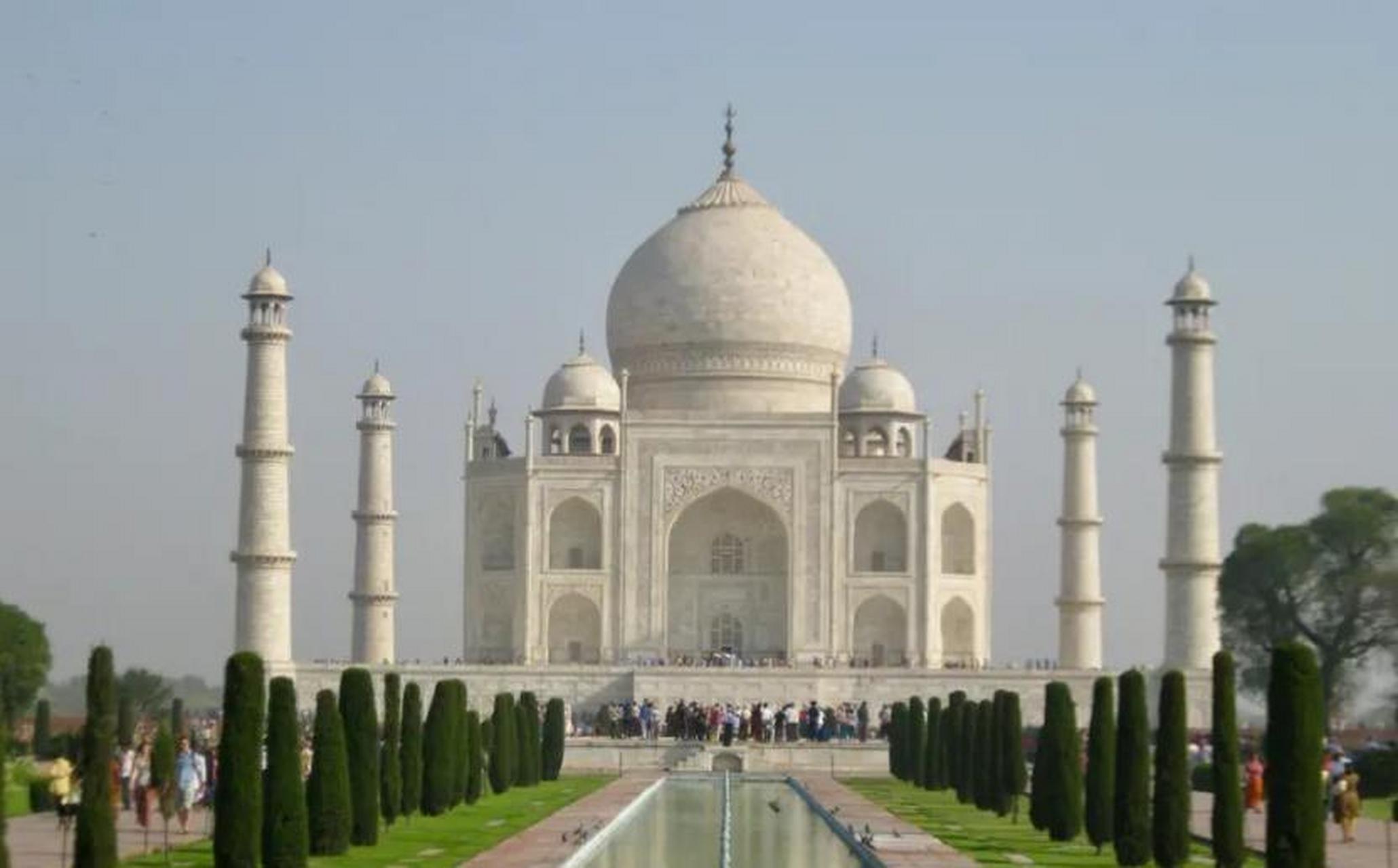 古印度泰姬陵:建筑与历史文化的关系  引言:  泰姬陵是印度莫卧儿王朝