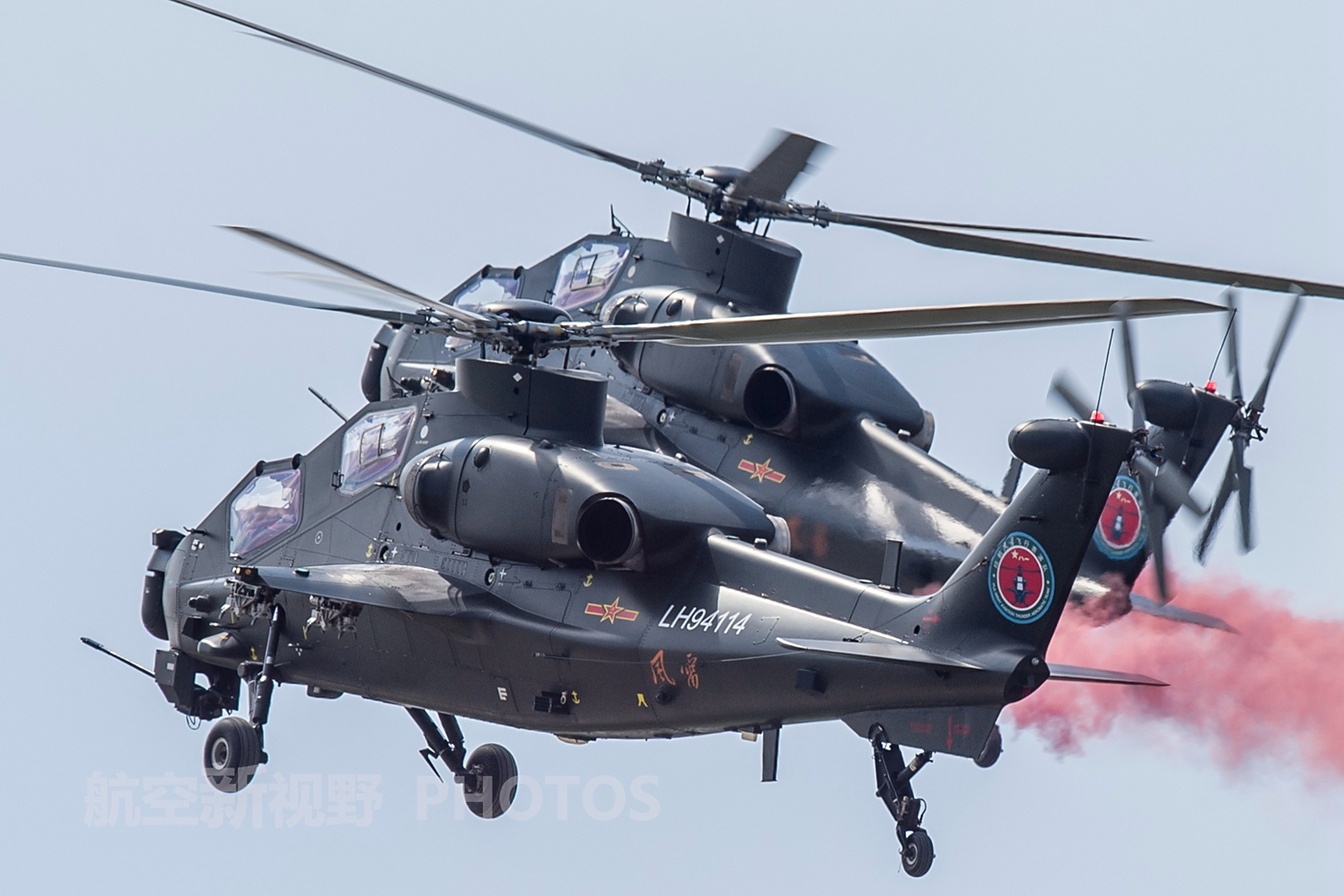 我国陆军航空兵装备的直-10武装直升机,这型武装直升机正式曝光有10年