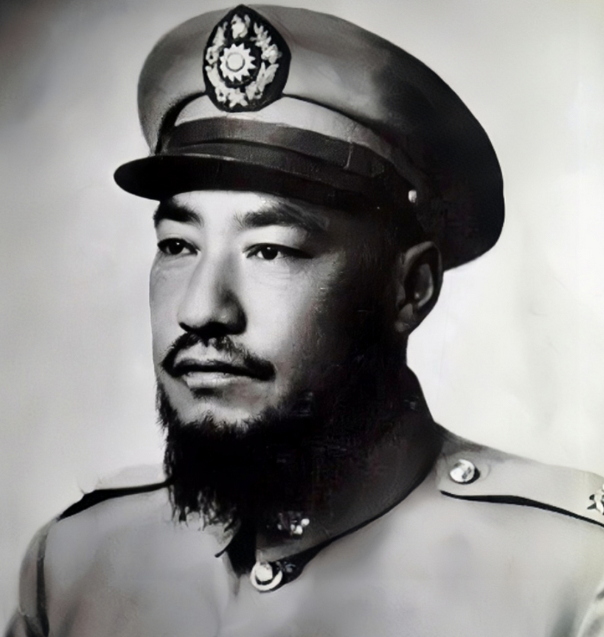 马步芳是民国时期西北大军阀.