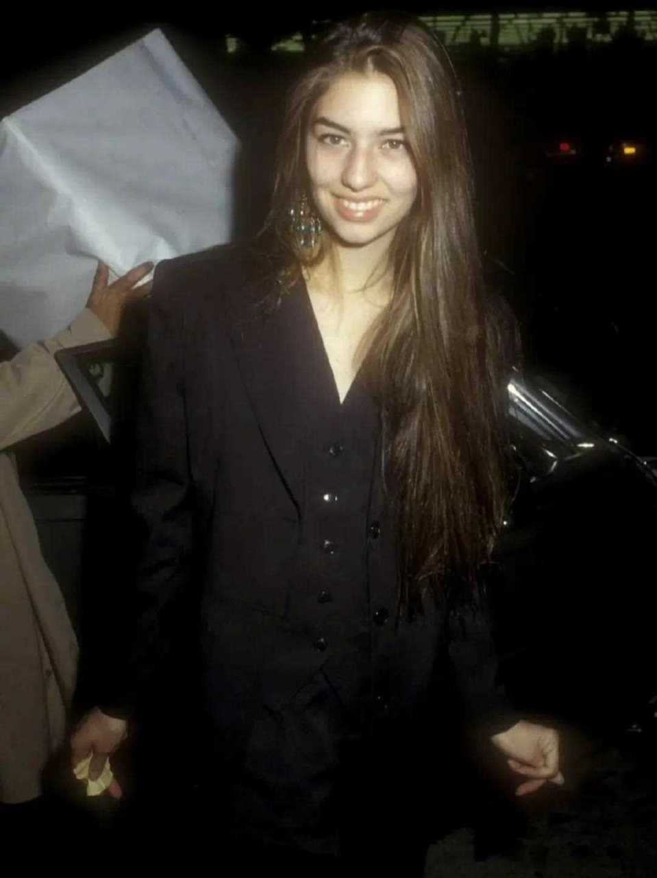 sofia coppola时尚造型[咒骂] 不管女人多少岁,爱美的心总不会变.