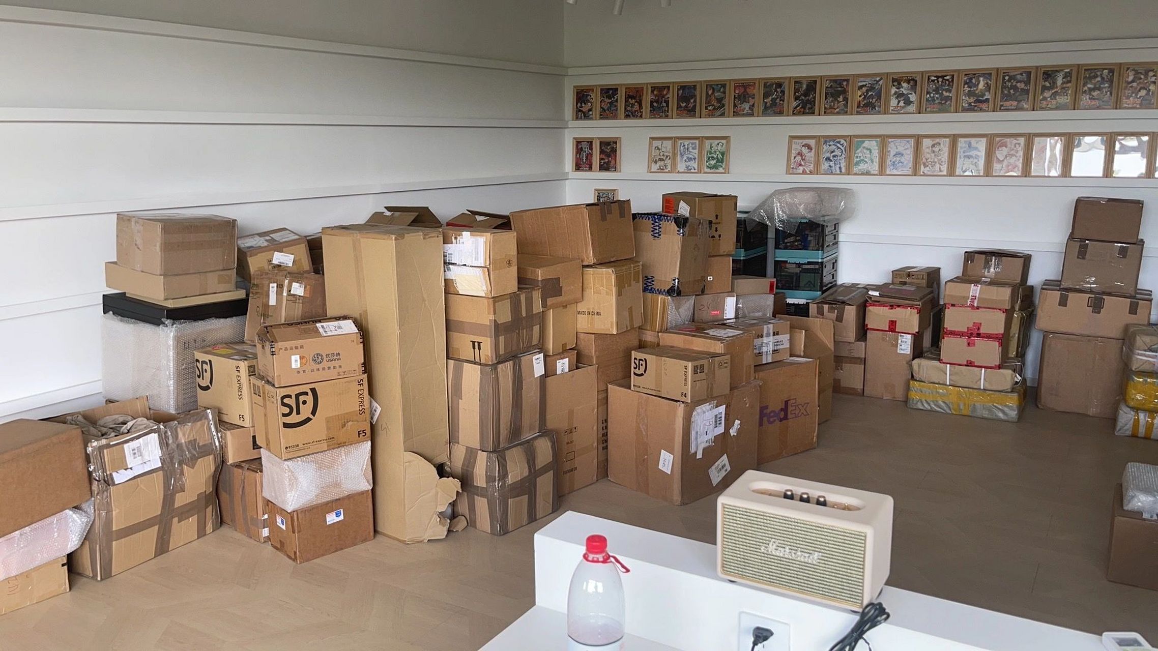 漫画柜还是打的小了 还有这么多典藏版要拆出来,好麻烦 #家的一万种