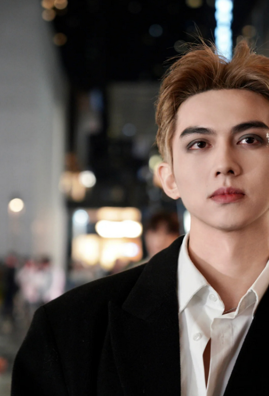 封面选的好流量一定好(徐志滨) 徐志滨是一位在社交媒体上拥有广泛