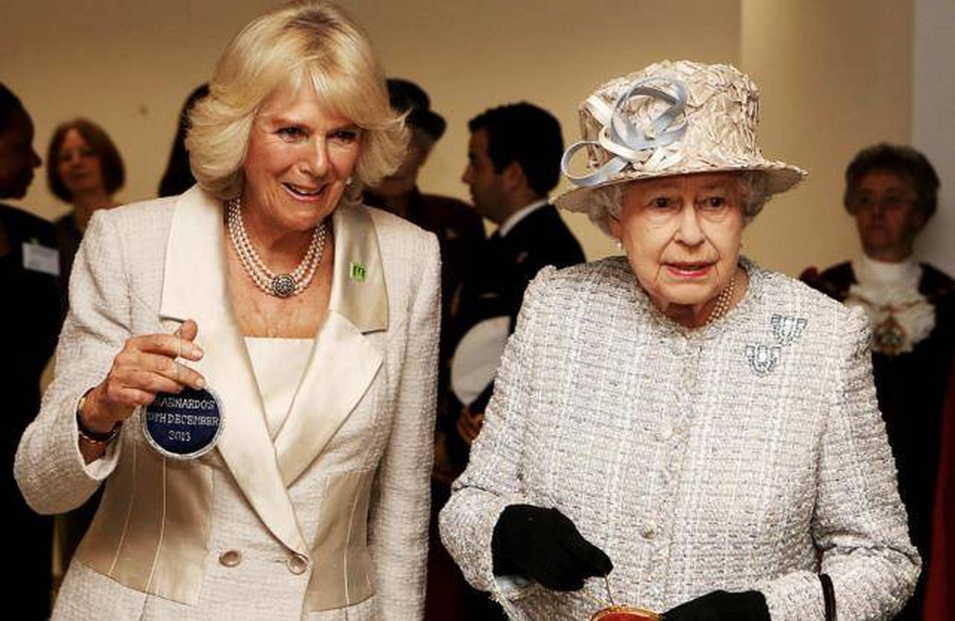 英国王室公布了一份声明,确认卡米拉不会使用"威尔士王妃殿下"的称号