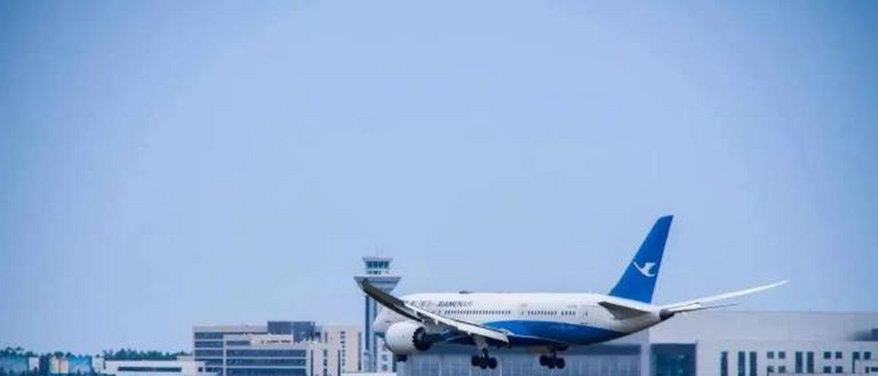 这座机场就是漳州东山通勤机场了,据了解,这座机场总投资达到50亿