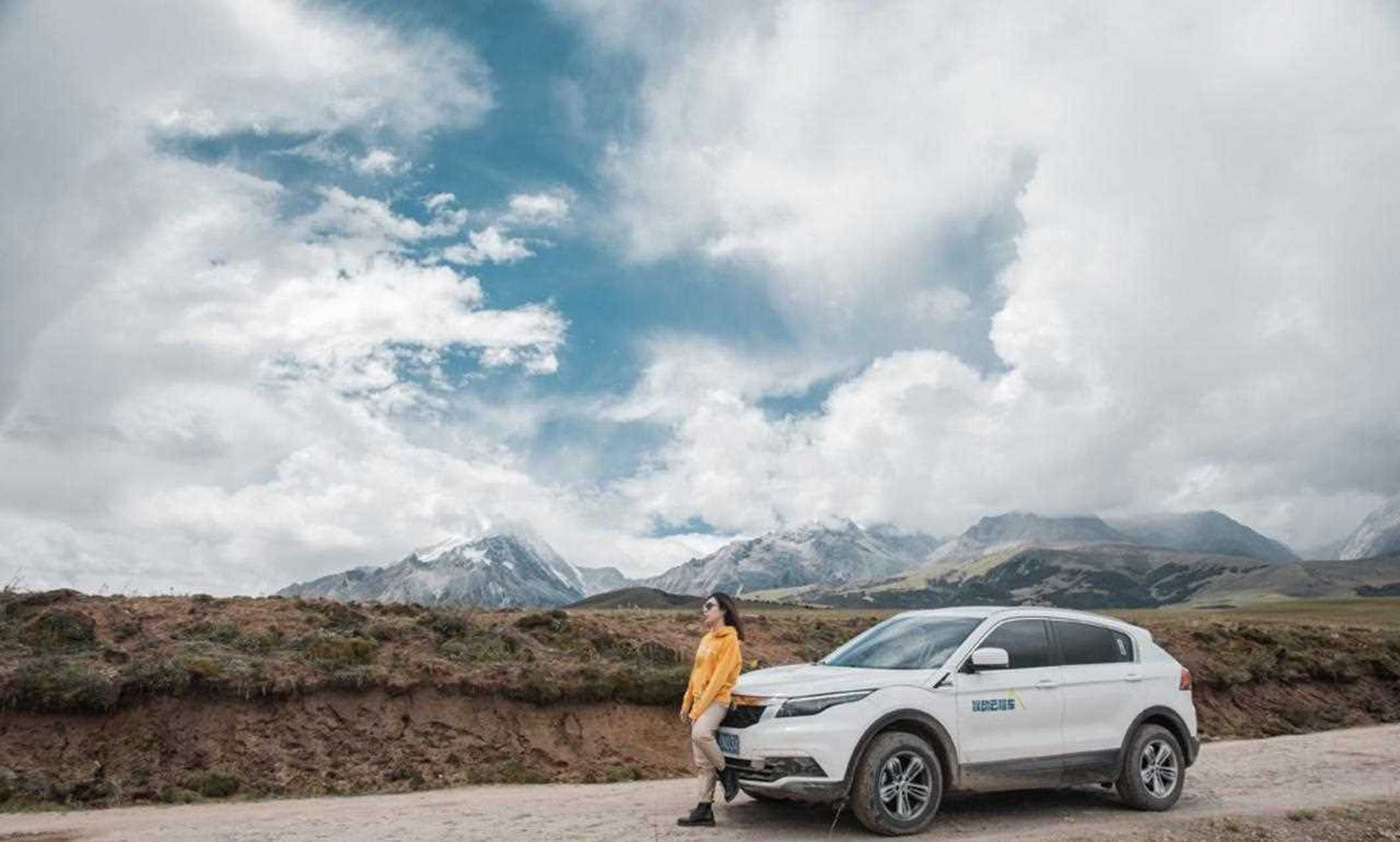 格聂神山位于四川四川甘孜州理塘县西南部,巴塘县东部.