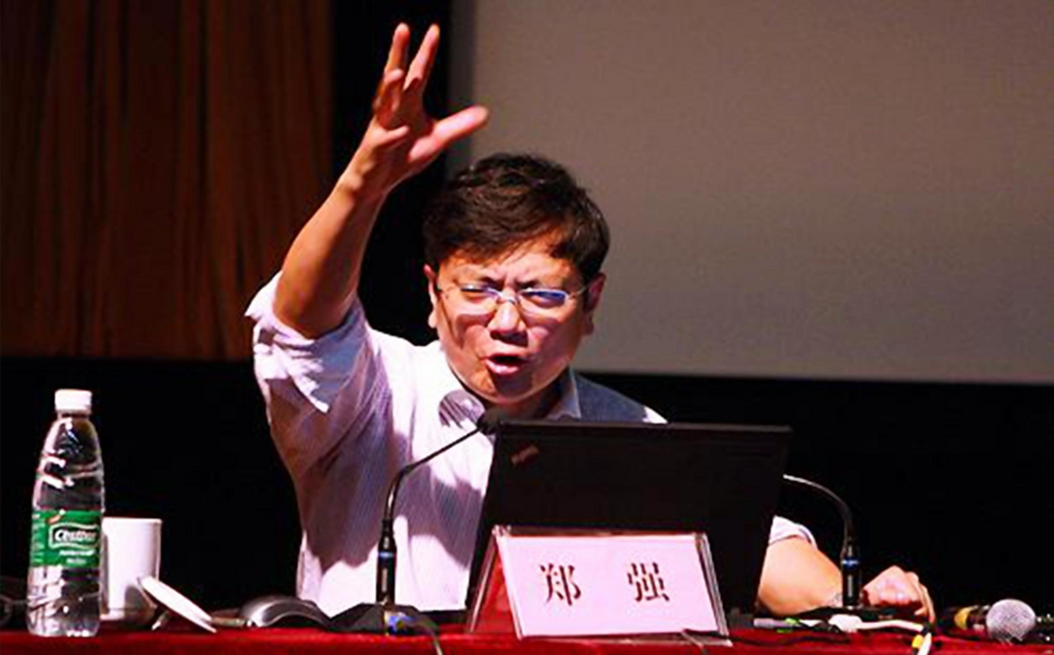 然而听完郑强的解释,在场人却无不拍手叫绝.