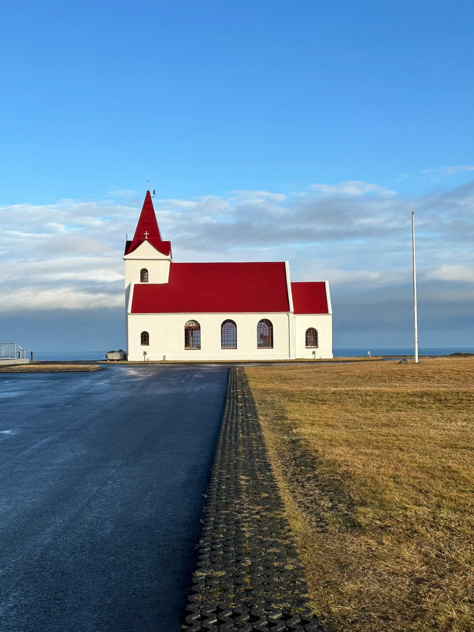 在冰岛,我发现了近视验光的红房子  位于冰岛斯奈山半岛的ingjaldsh