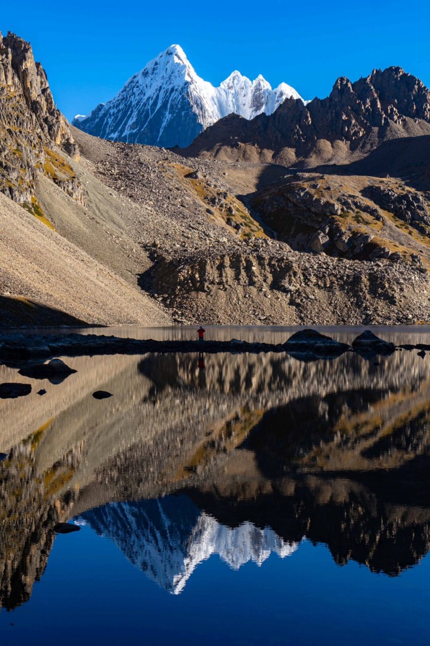 险峻的山峰图片