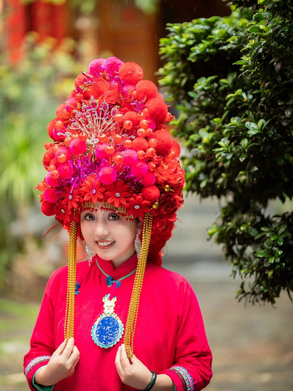 大理白族新娘传统婚服来啦  大理白族新娘的传统婚服来啦!