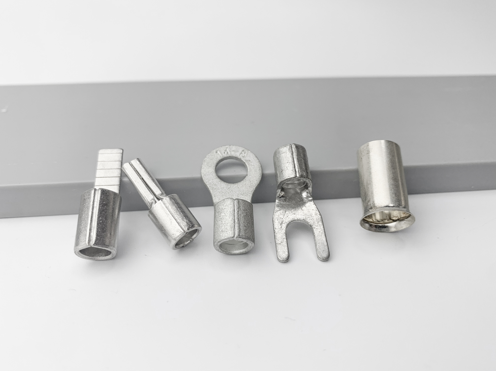 铜鼻子# 在电路中,铜接线端子的主要好处是可以保证接线可靠方便