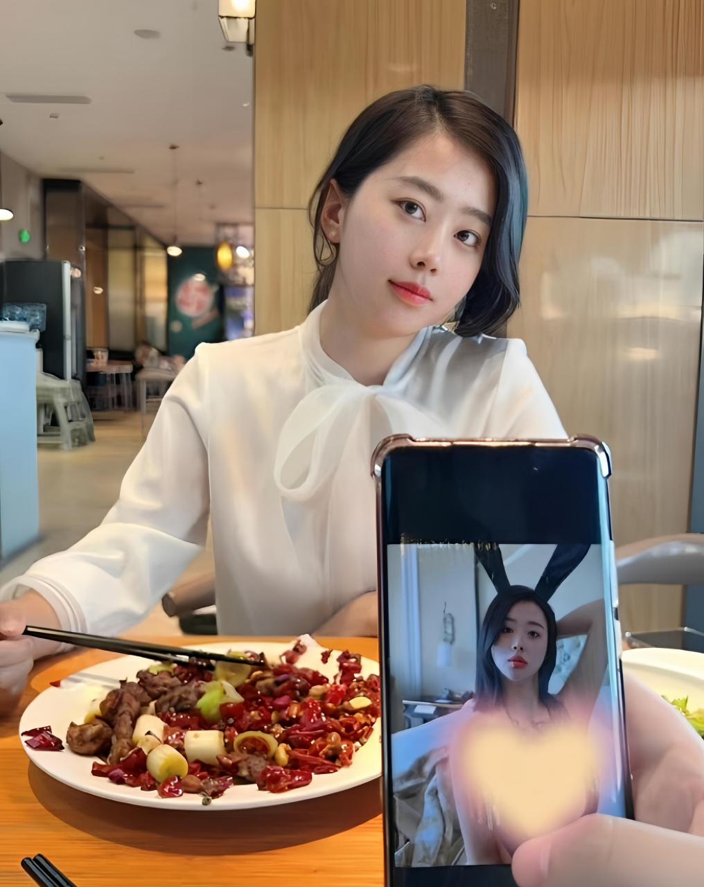 张老师本人比照片漂亮啊