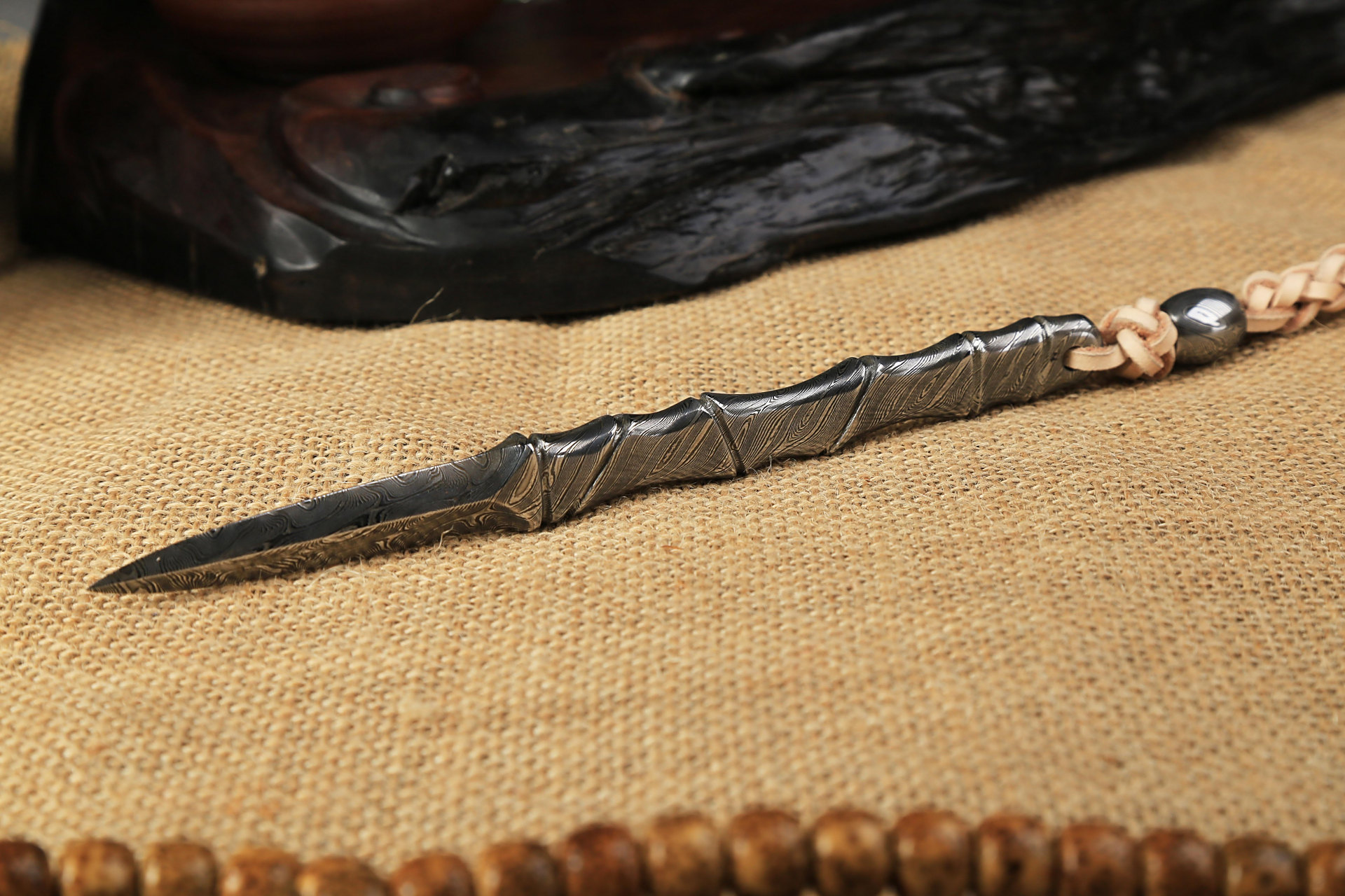 大马士革茶刀  大马士革茶刀是一种用于开启普洱茶饼,茶砖等压制茶的