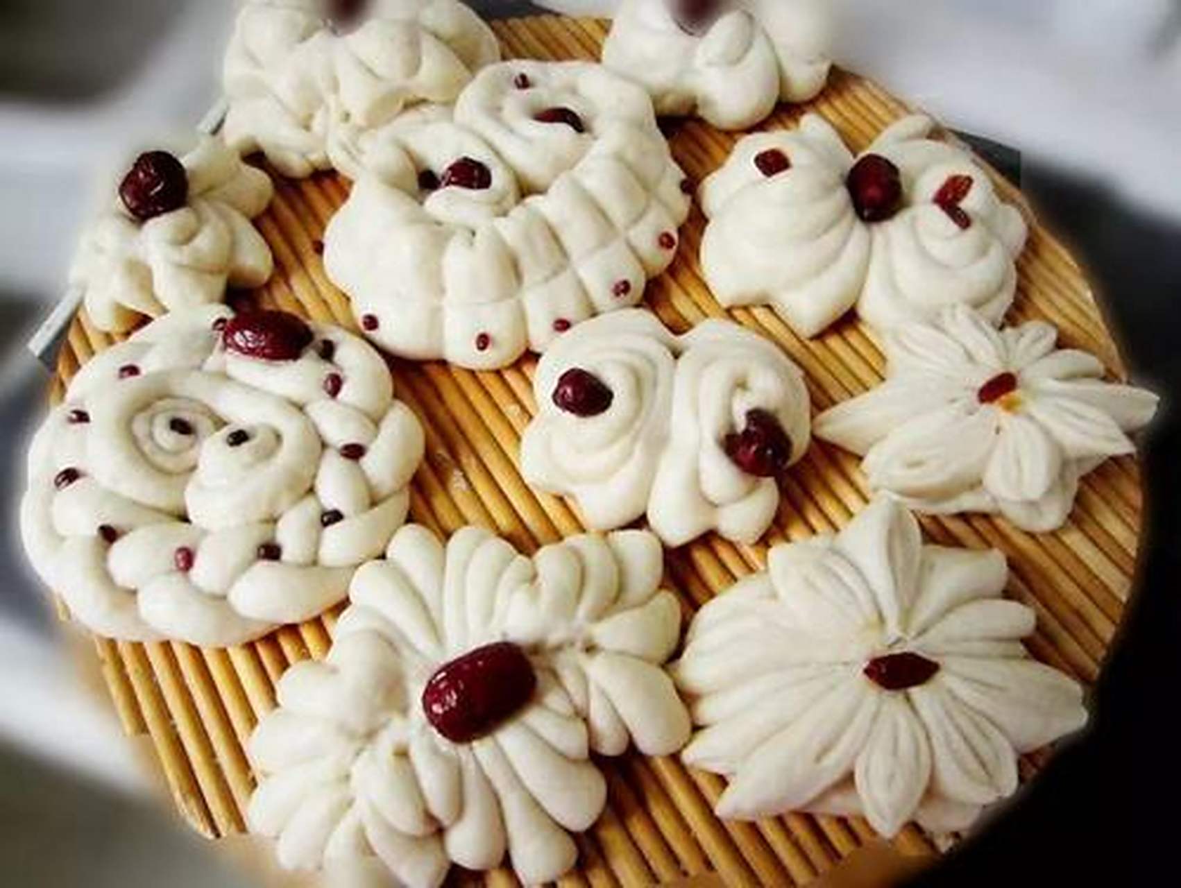 北方多地小年食"花馍",寓意花开富贵,多子多福,松鹤延年.