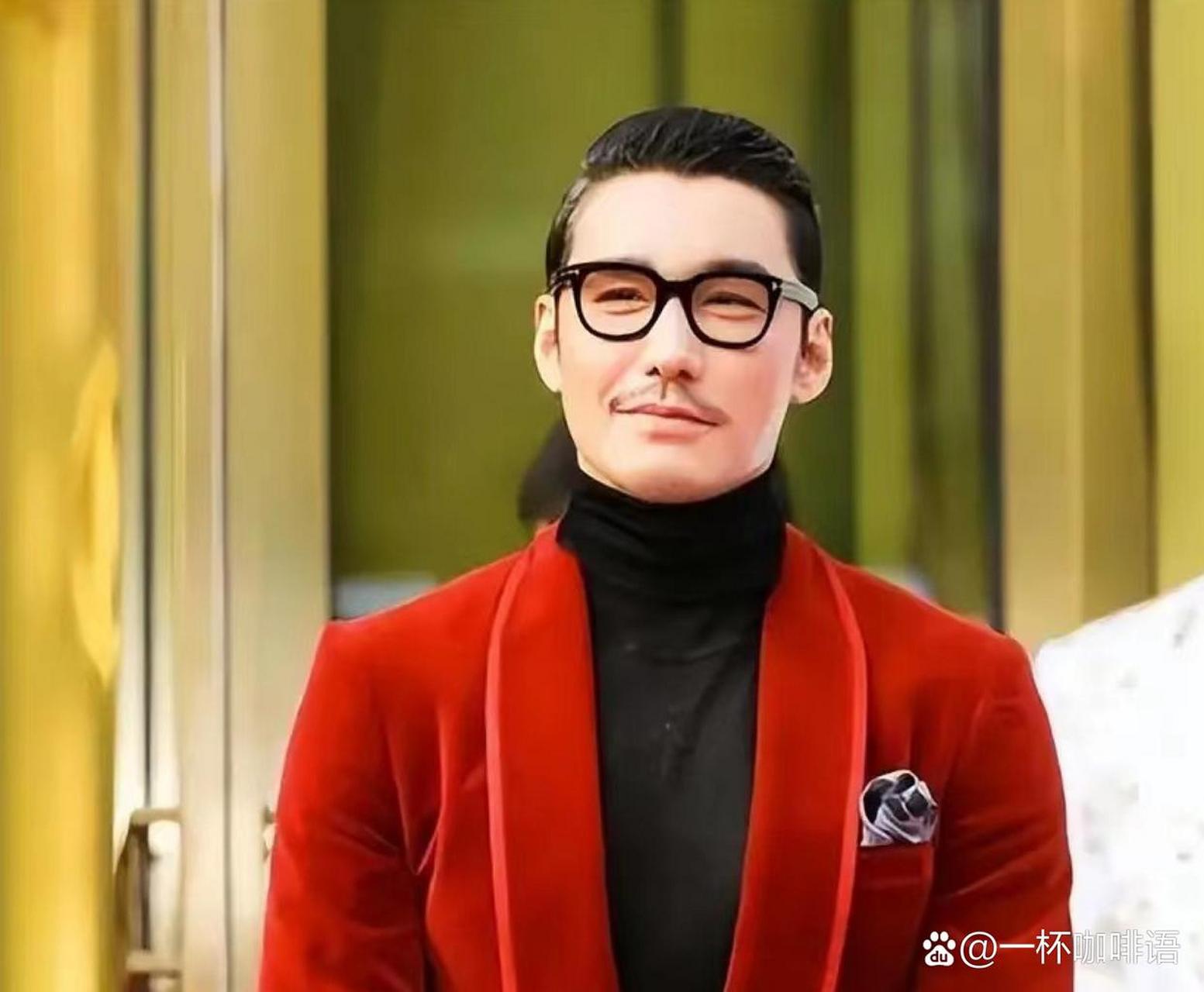 胡兵抱着婴儿走秀,尽显铁骨柔情,太暖了!