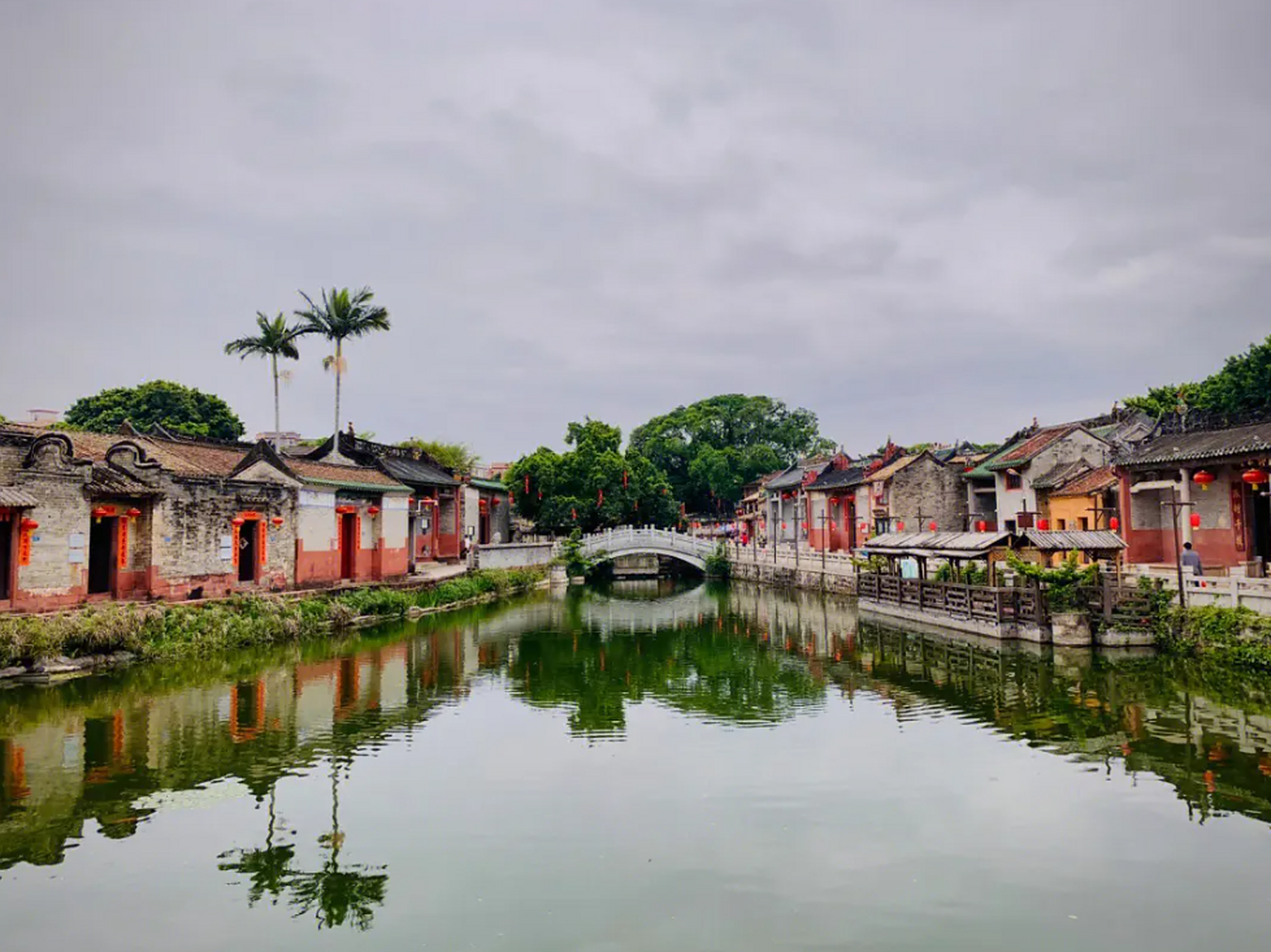 东莞是有自己的古镇的,茶山南社便是其中一处  茶山南社位于中国广东