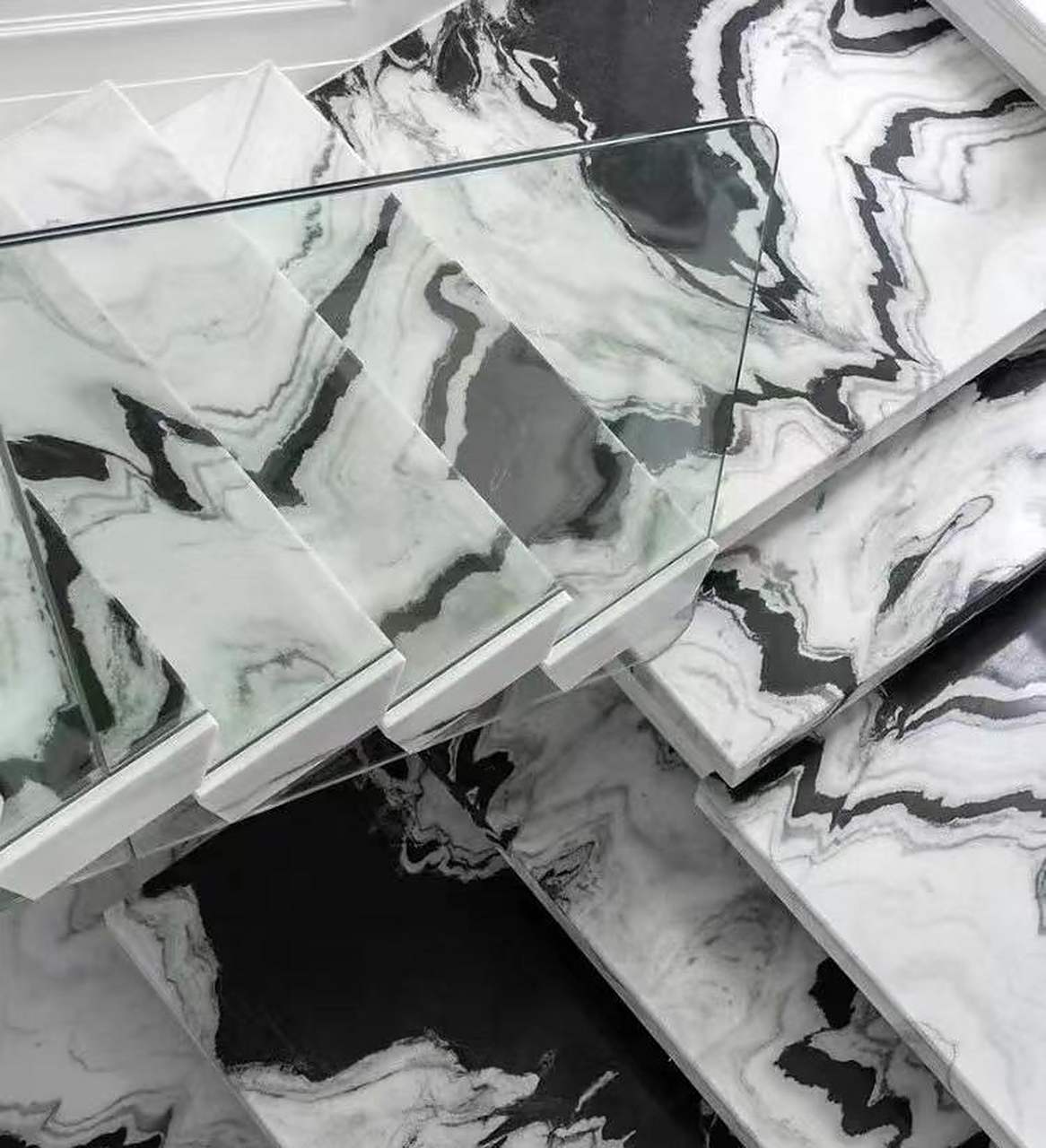 [赞同]熊猫白大理石楼梯, [笑哭]有没有被美到?有没有被震撼到?