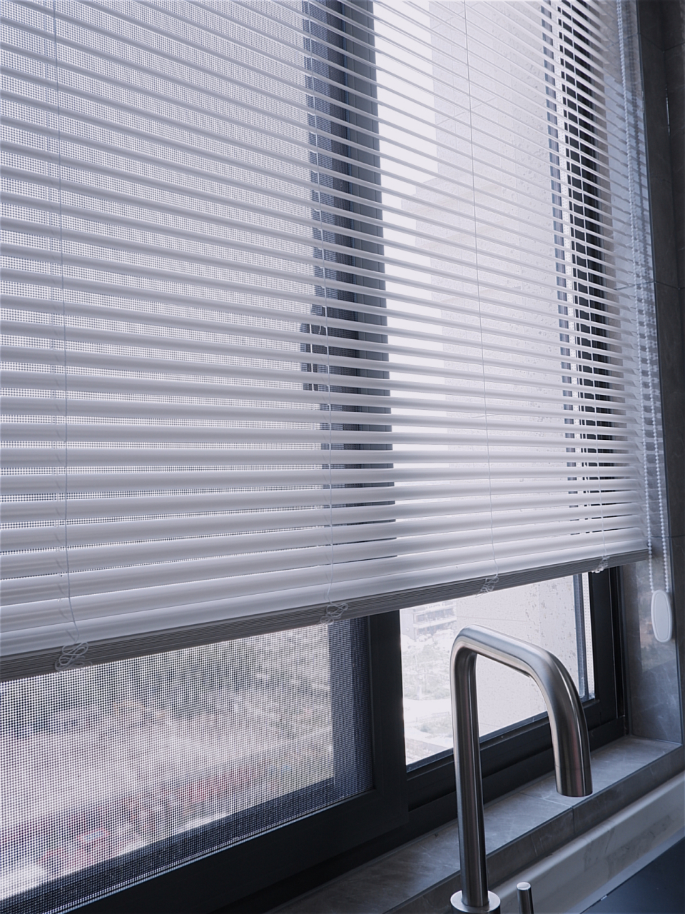 厨房窗帘|当初夏的阳光透过百叶窗 我终于拥有了白色梦幻百叶窗