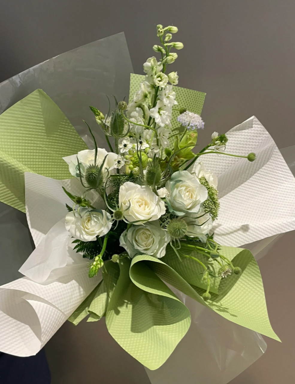 小众现代风花束 在这个繁忙的都市里,有一种花束,它不追求华丽和奢华