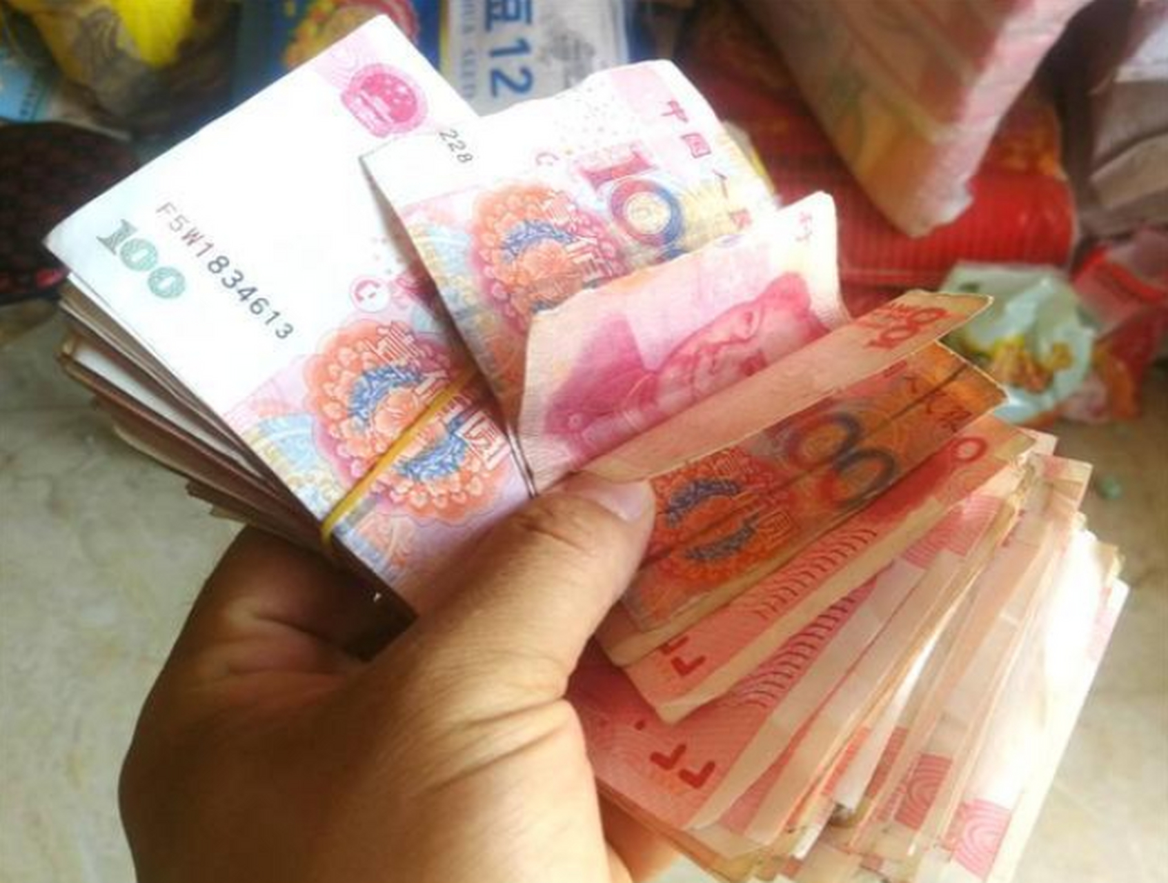 偏门一天赚到2万块钱(一天挣30000的偏门)