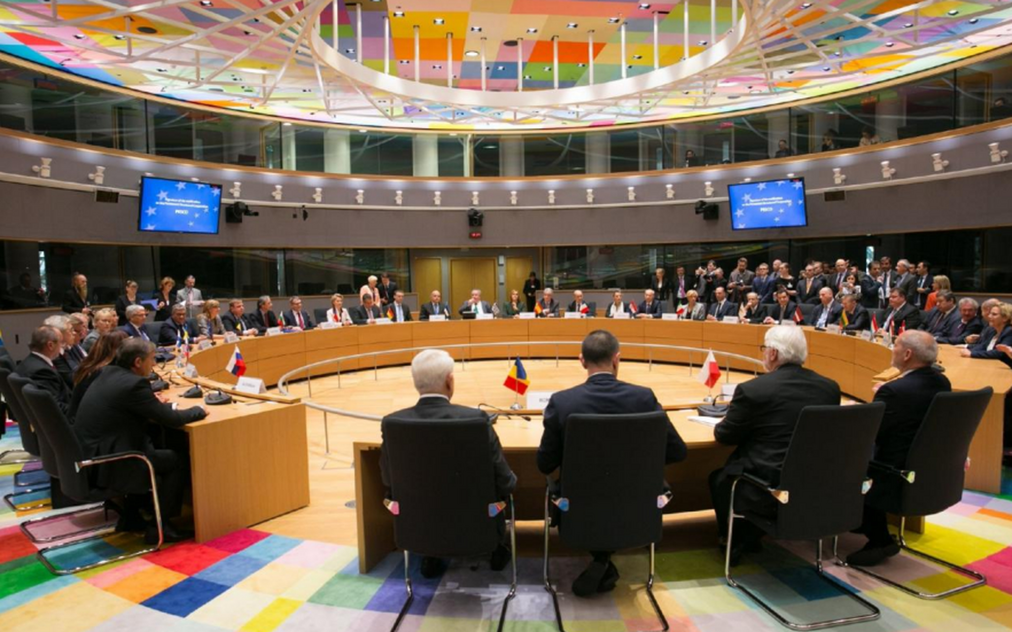 欧盟各国外长近日在卢森堡召开欧盟外长理事会会议,讨论向乌克兰提供