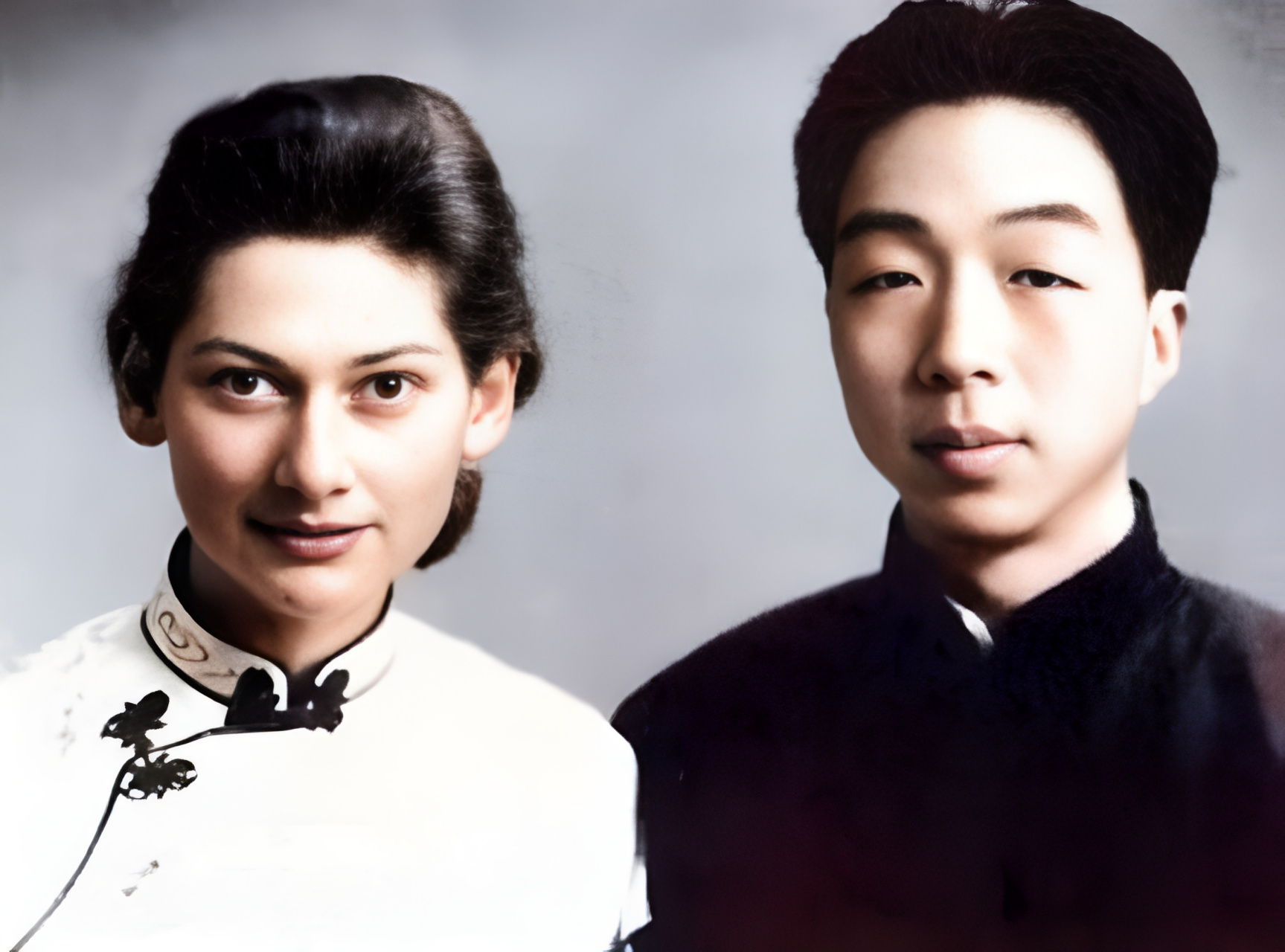 后来,杨宪益到牛津留学,认识了一位出生北京的英国传教士家庭的女子.