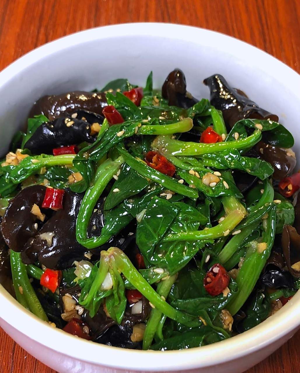 清爽开胃凉菜|凉拌菠菜木耳|||我猜你这几天大鱼大肉的都吃腻了吧,那