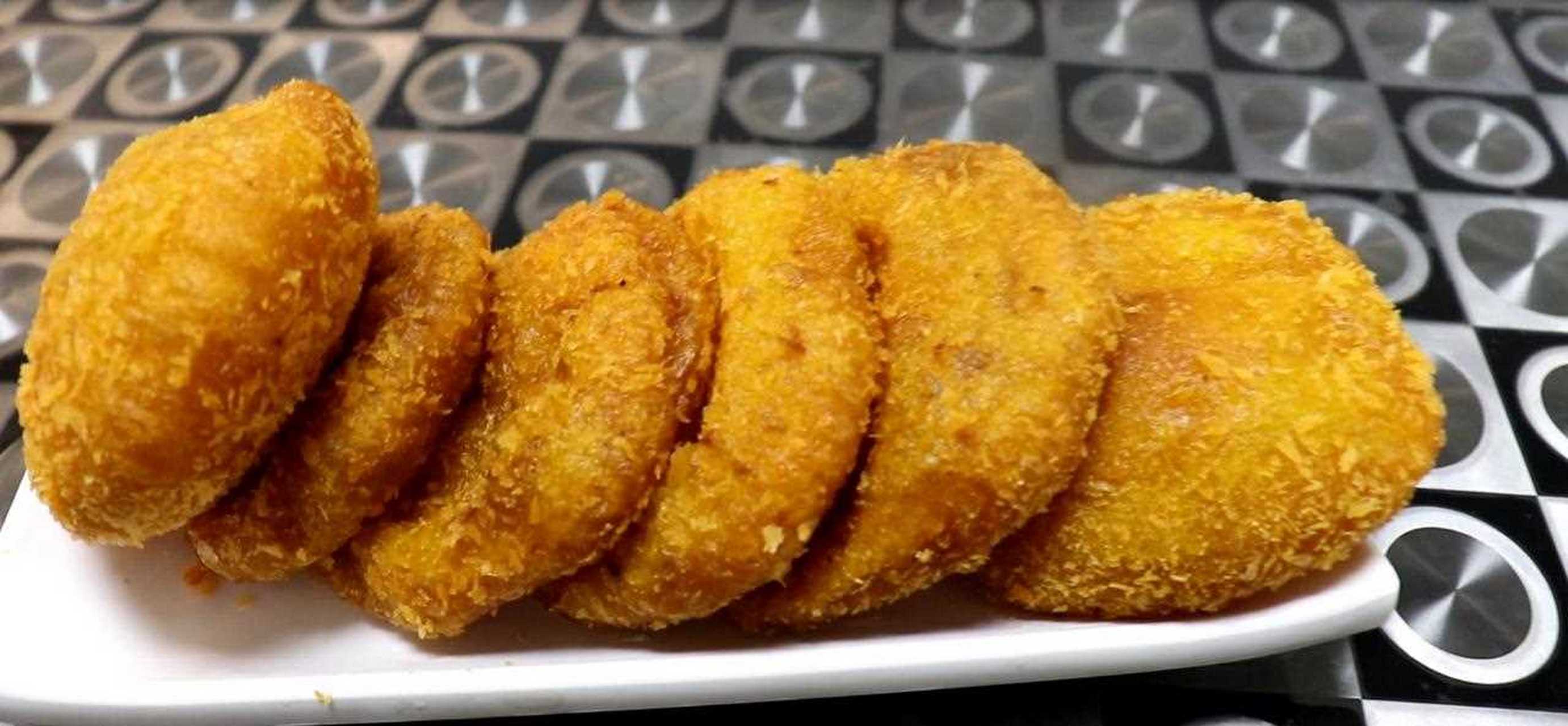 美味小舍:大家好!今天给大家分享的是南瓜饼的做法.