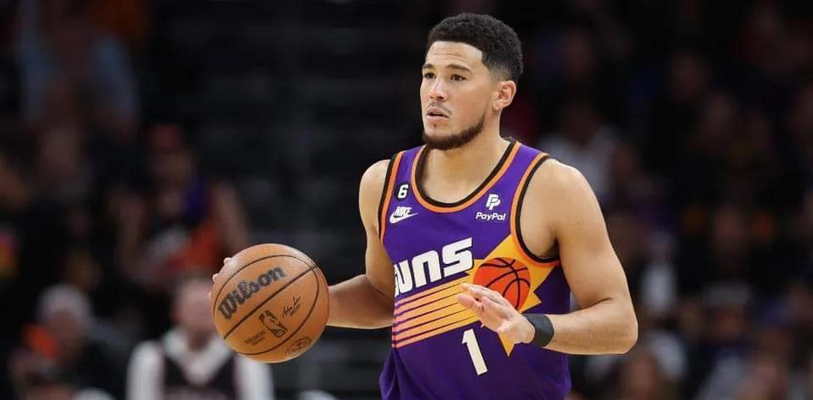 德文·布克  虽然他还年轻,但德文·布克已经向所有人证明了他属于